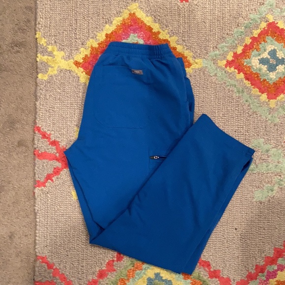 FIGS Yola skinny scrub pants. Gently worn. - Picture 2 of 2